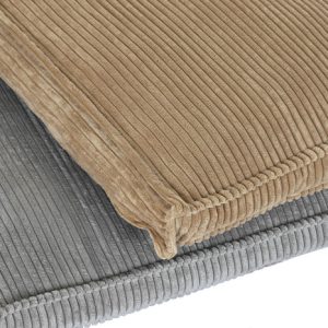 CAMA MASCOTA POLIESTER 70X57X10 2 SURT. RM-205860 Disponible Ref 2021